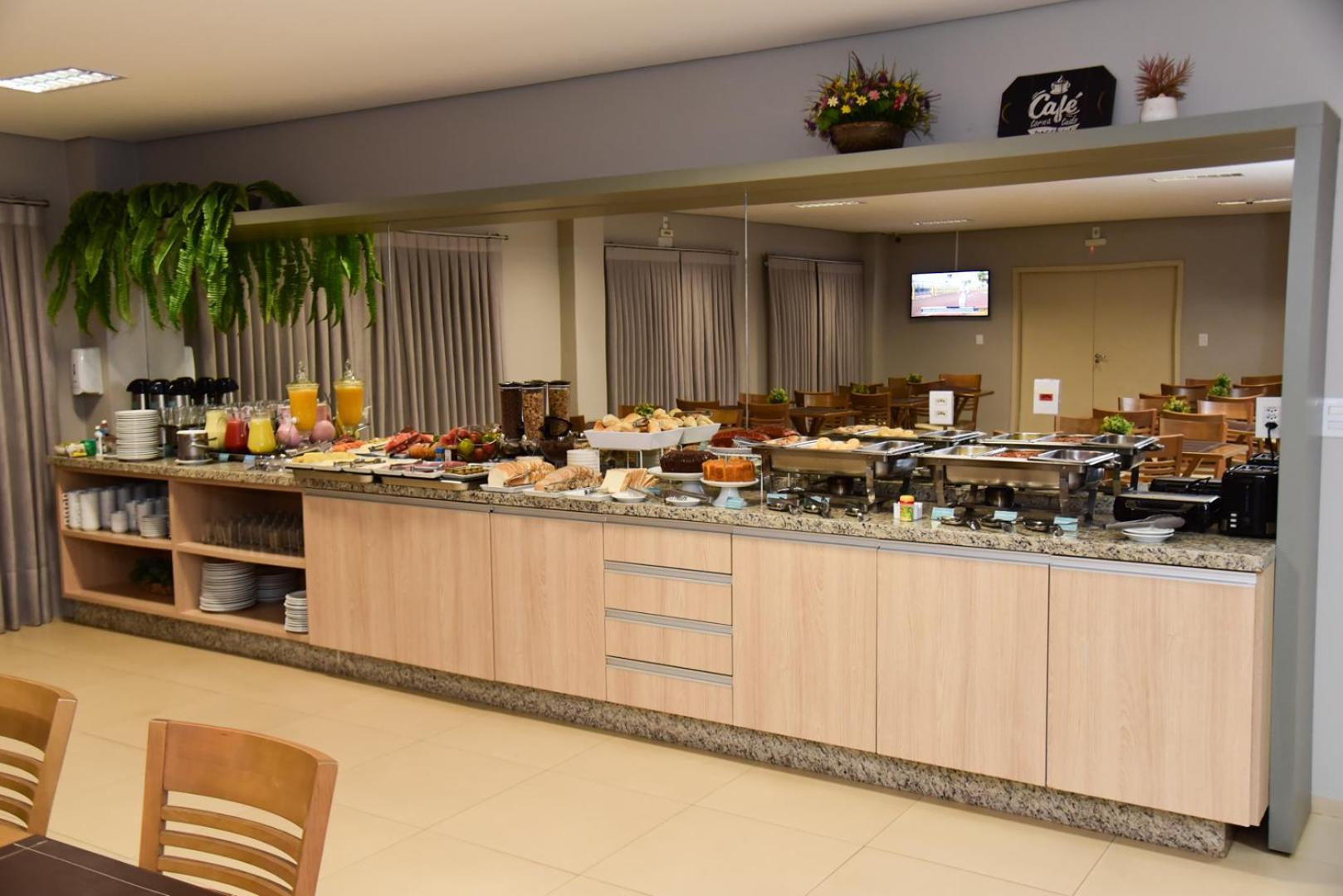 Hotel Plaza Garden Cascavel  Exterior photo